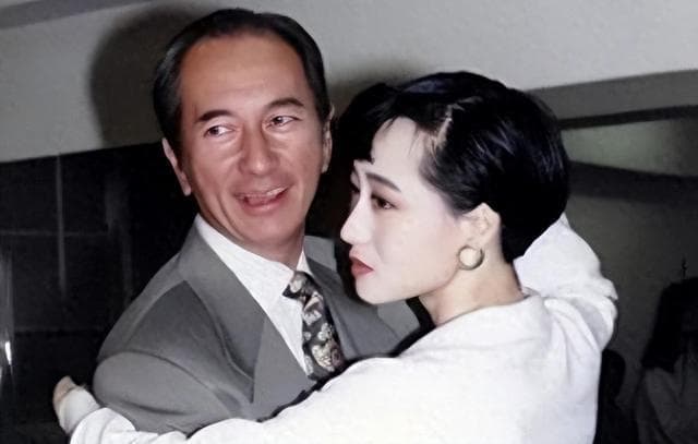 纪实李连杰妻子利智：曾半只脚踏入赌王家门，后嫁给李连杰
