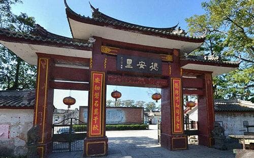 揭阳市普宁德安里旅游景区：岭南建筑装饰艺术的博物馆