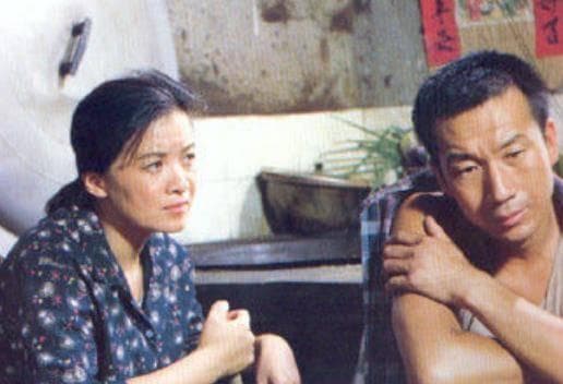 《篱笆·女人和狗》：“不上进”的铜锁，为何因狗剩媳妇改变了？