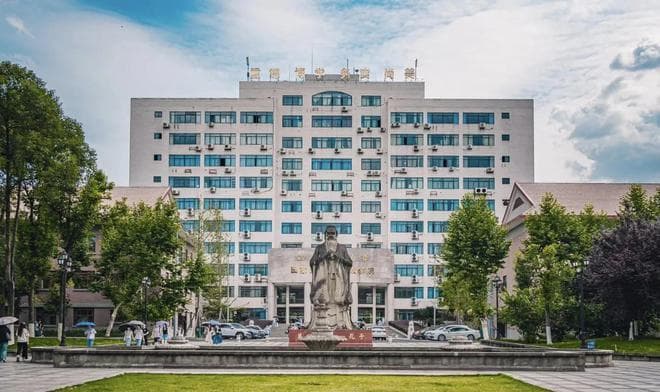 四川包分配的三所大学，就业率突破90%，关键分数线不高！