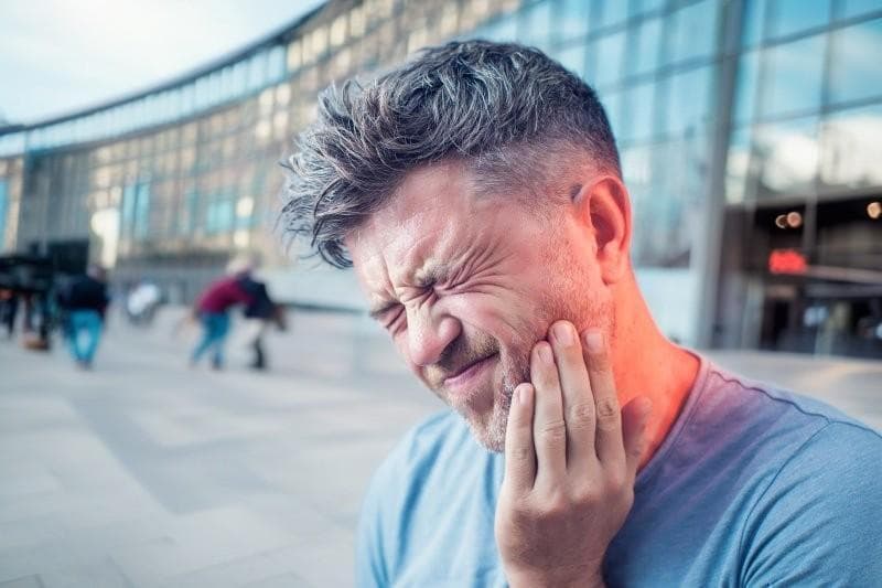 牙痛：常见症状、原因和有效治疗方法