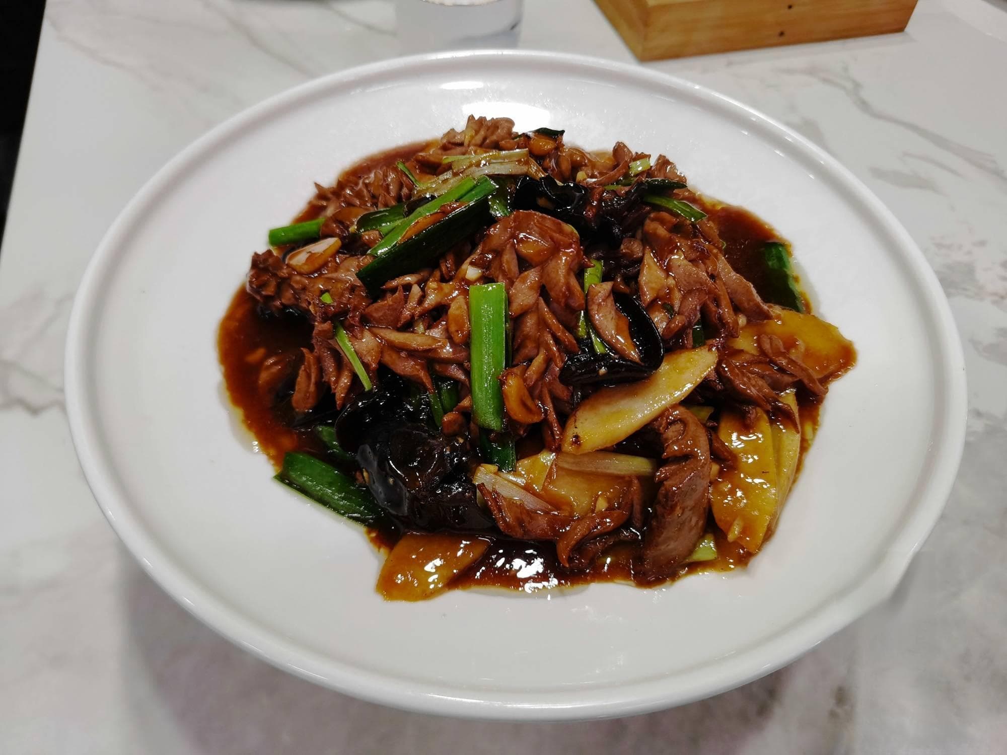 鲁菜十大代表菜：葱烧海参第4九转大肠只能排第6，糖醋鲤鱼未上榜