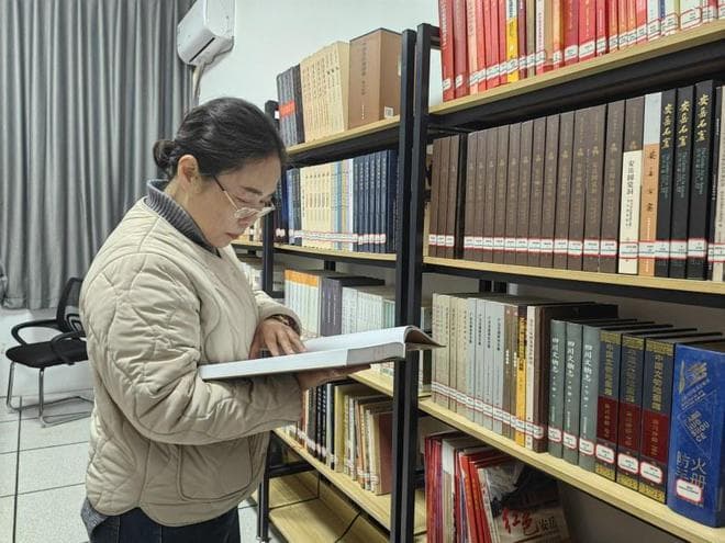 资阳安岳石窟讲解员周春：“石刻不言，我代其语；历史无声，我为其歌”