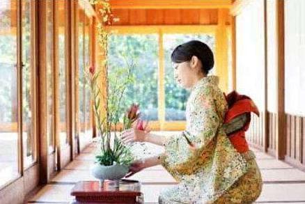 日语里「住む」和「泊まる」的使用区别