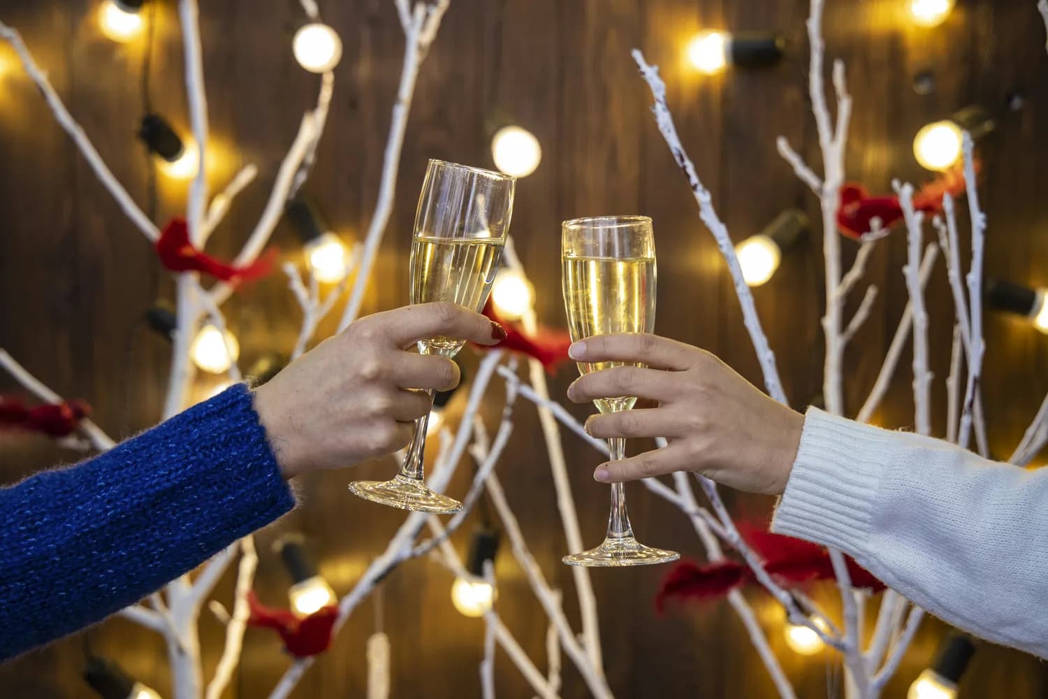 春节酒桌祝福语大比拼：谁最会说？