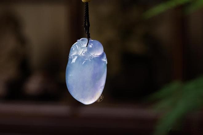 翡翠种水等级全解析：从玻璃种到芙蓉种的鉴赏指南
