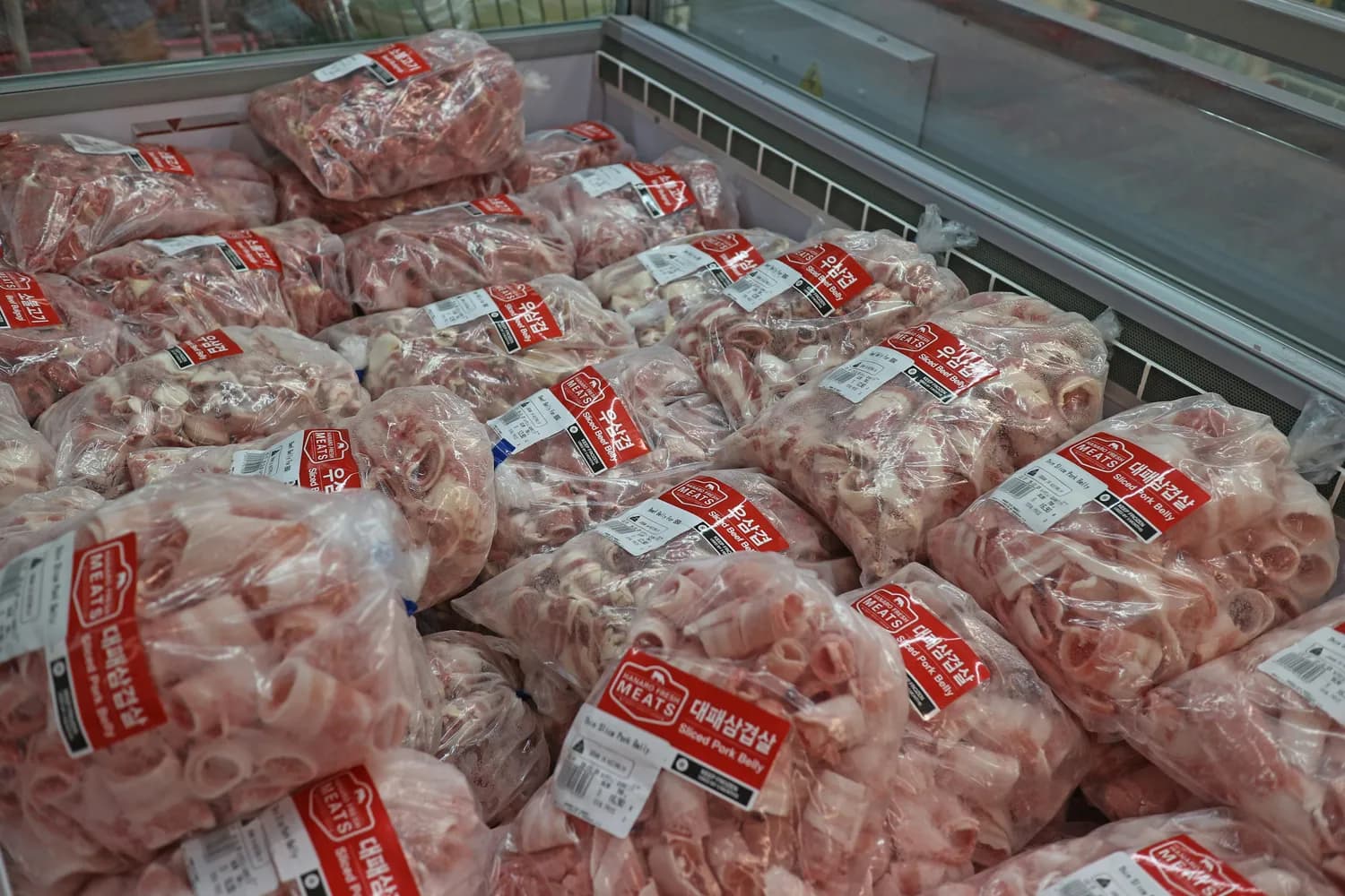 从餐桌到文化：鸡爪的美食之旅与文化密码