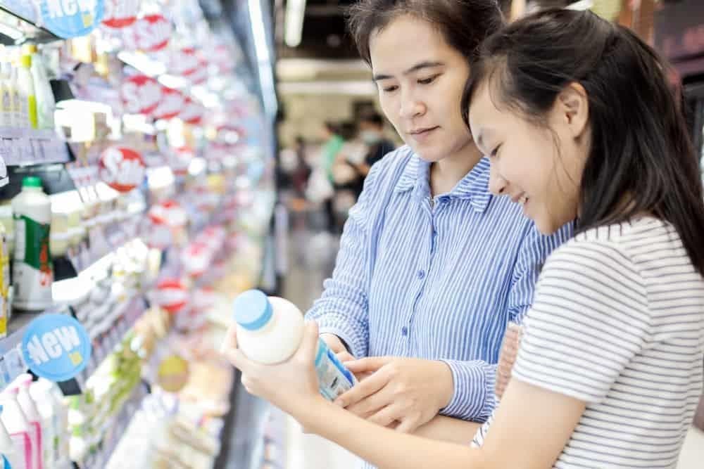 过期牛奶可以喝吗？教你辨别牛奶变质、延长牛奶保存期限！
