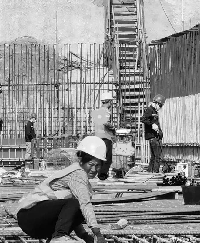 全球各国建筑工日薪：中国建筑工人的日薪通常在150元至500元之间