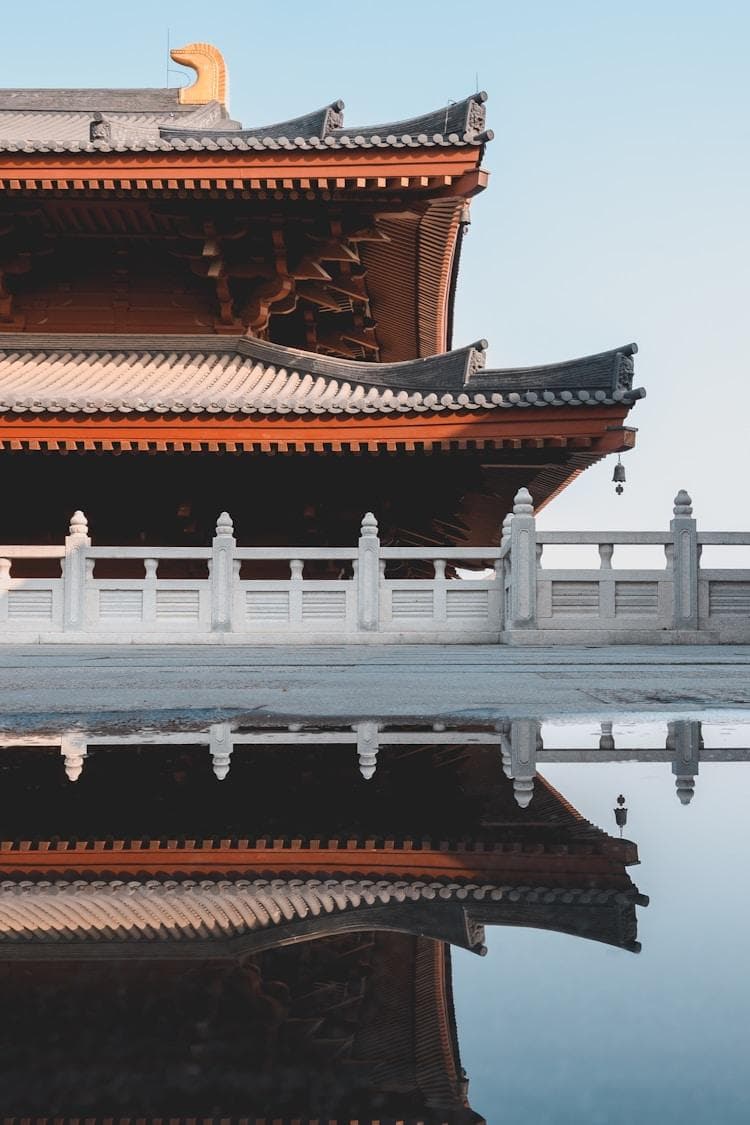 南京四月旅游攻略：赏花踏青，品美食，享住宿