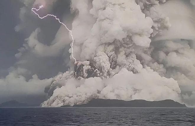 富士山即将喷发！日本备战不敢掉以轻心，喷发对我国意味着什么？
