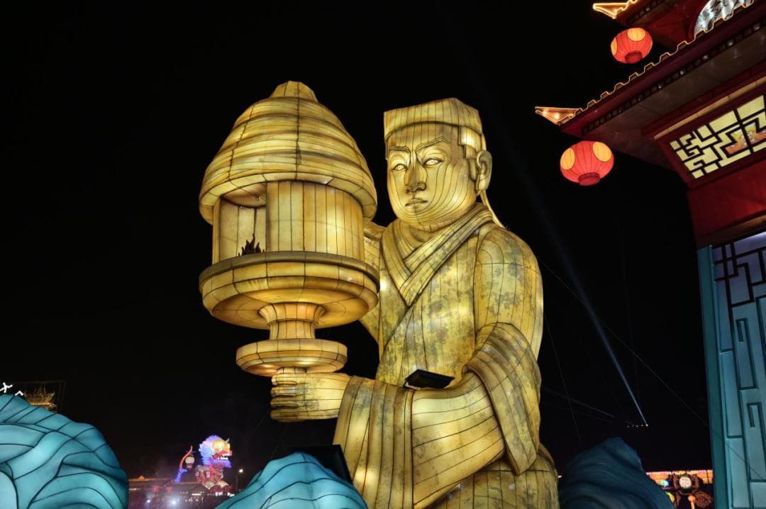 观灯读史：长信宫灯与汉初风云