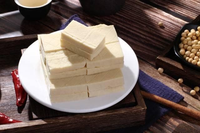 冻豆腐之谜——鲜豆腐冻成冻豆腐后，上面为什么会有很多小洞？