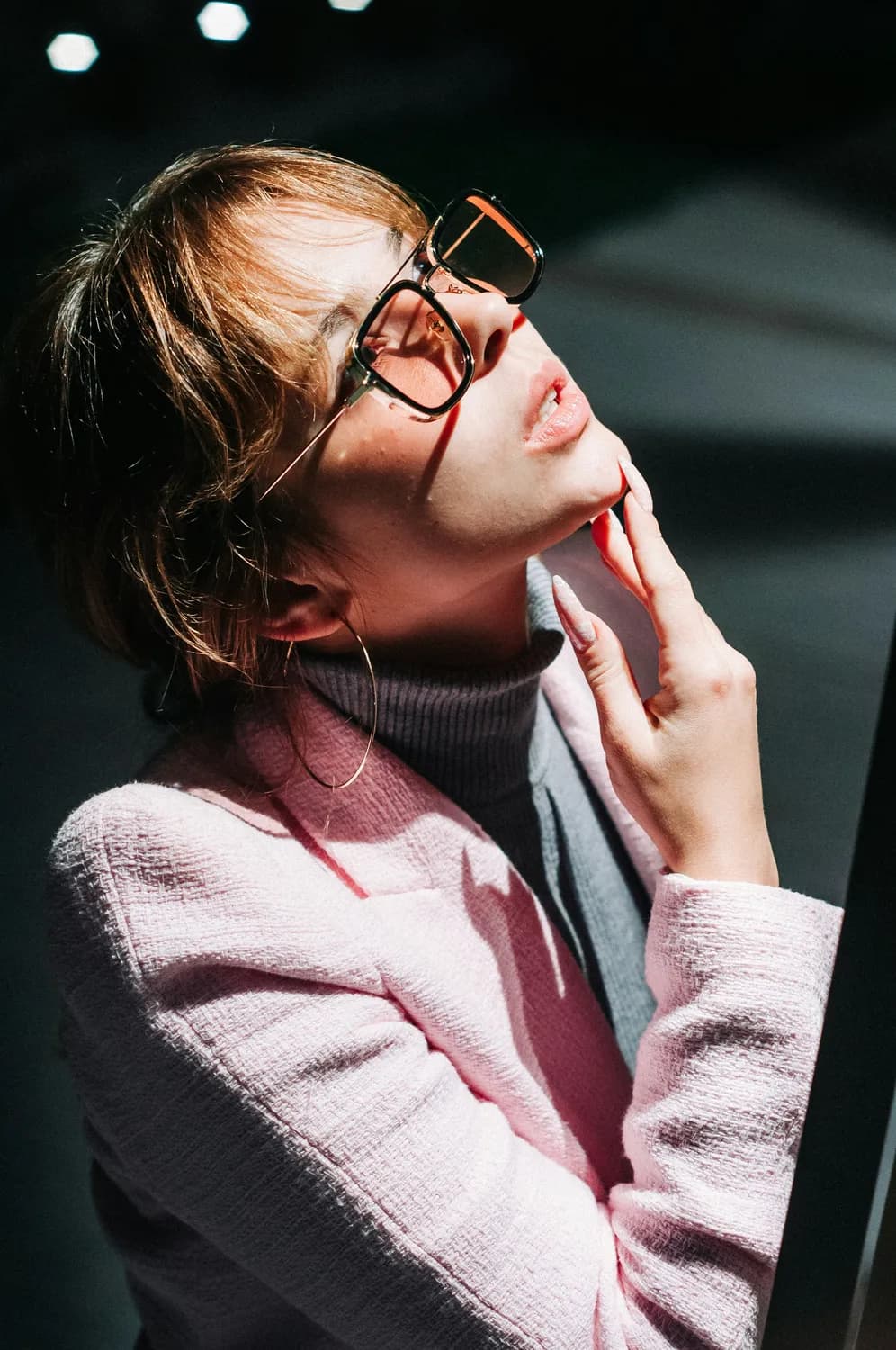 董卿重返主持舞台？揭秘春晚“女神”的职业历程与背后故事