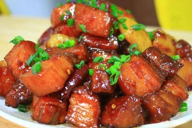 红烧肉：中华美食的诗篇与画卷