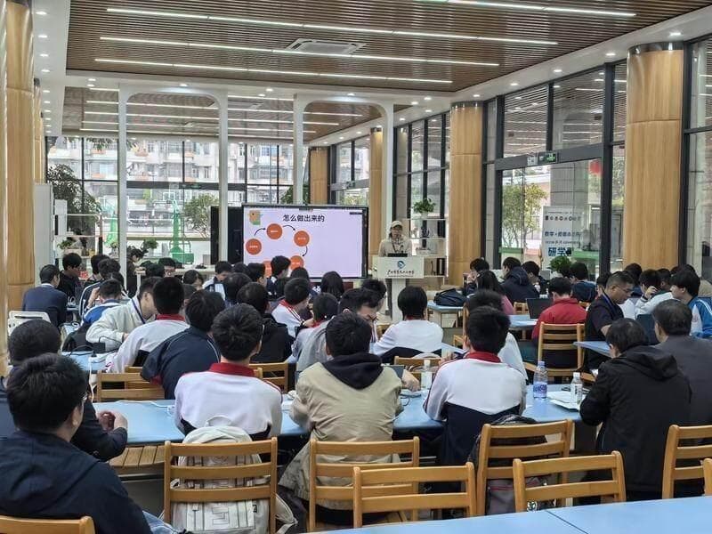 用AI助“思维进阶”学习 双湾八校创意研学