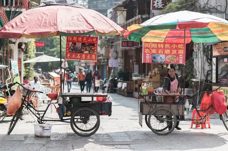小贩职业指南：从入门到资深的全方位解析