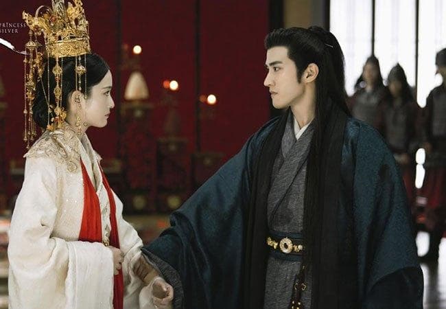 《白发皇妃》热播，虐恋情深再掀热潮