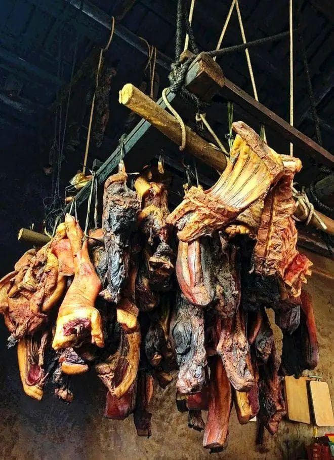 清洗浸泡有讲究，四种烹饪法让腊肉更美味