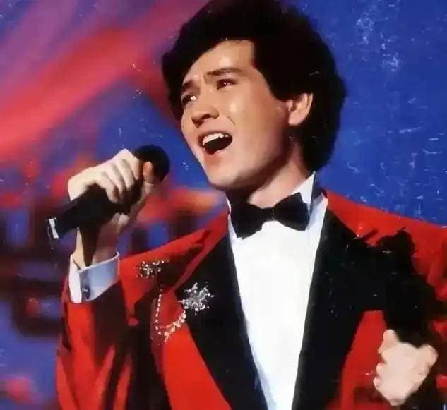 费翔：从1987年春晚到传奇人生
