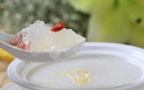 燕窝：性味归经解析及其滋补养生功效与作用