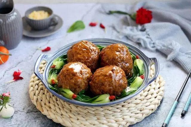 最适合2025年蛇年吃的20道年夜饭菜谱，寓意吉祥迎新年