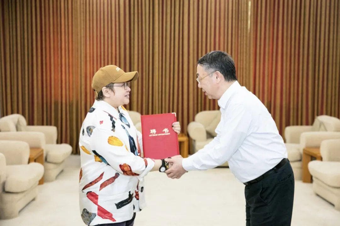 韩红获聘上海视觉艺术学院特聘教授，将开设讲座助力艺术教育