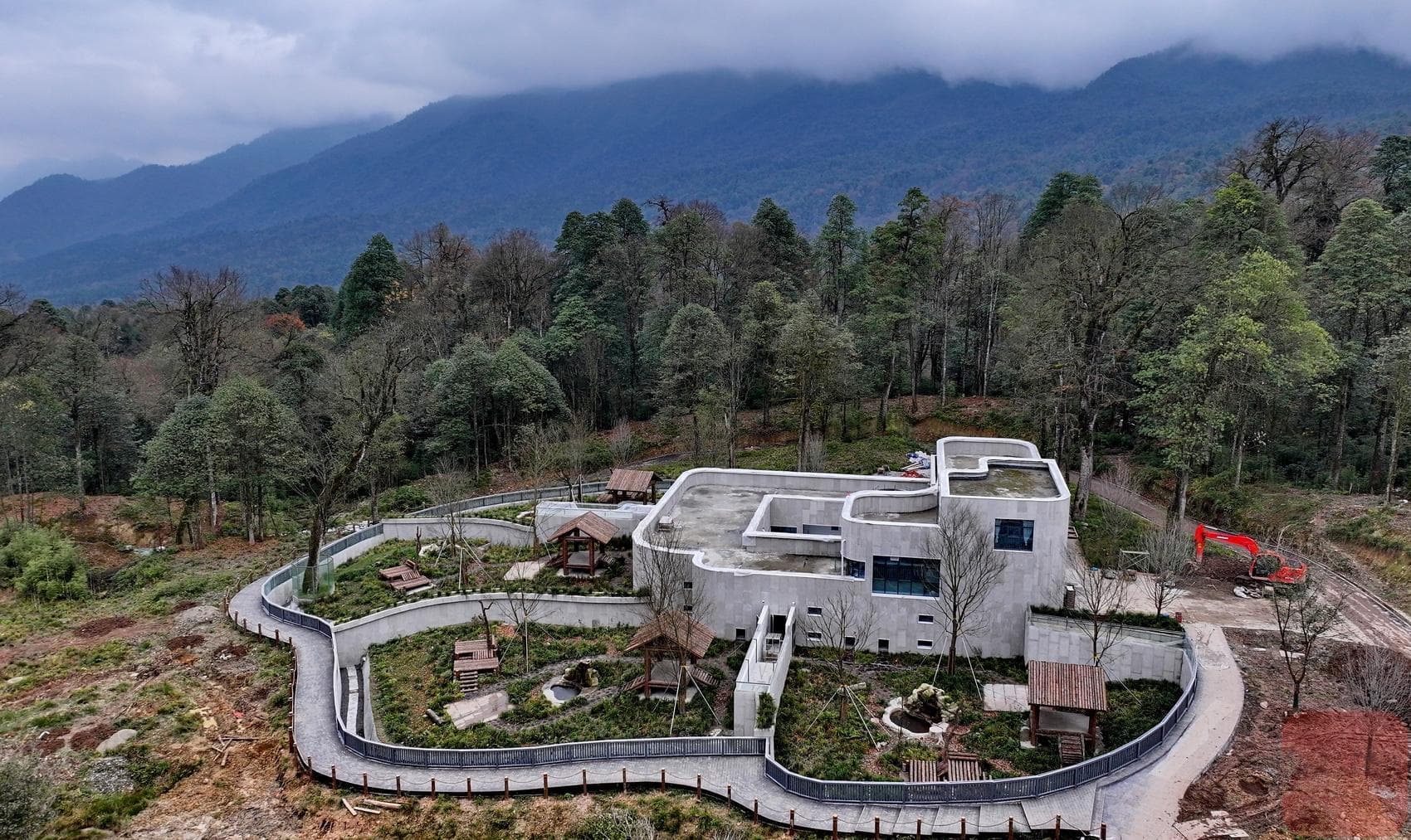 大熊猫科普馆即将建成，"大熊猫生态谷"助力荥经龙苍沟发展
