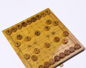 象棋棋盘技巧全解析：从布局到攻防的十五个关键步骤