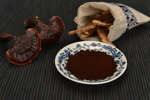 灵芝孢子油与灵芝孢子粉：滋补保健用户如何区分这两者？