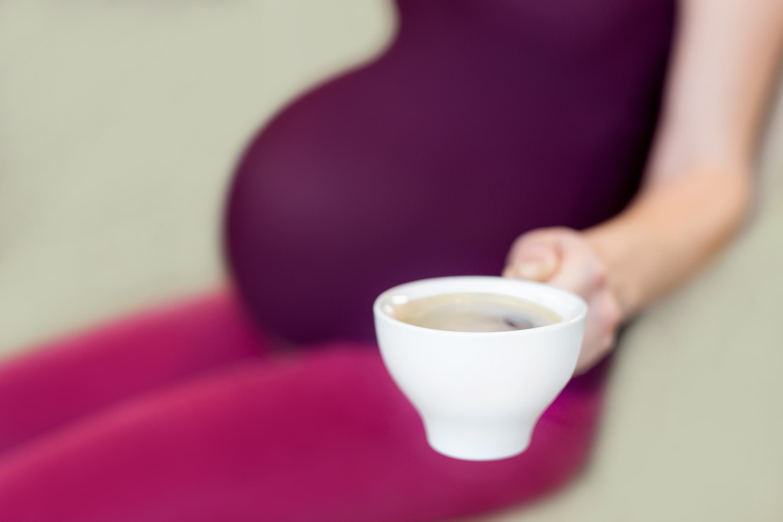 孕期摄入咖啡因对妊娠结局及婴儿远期健康的影响