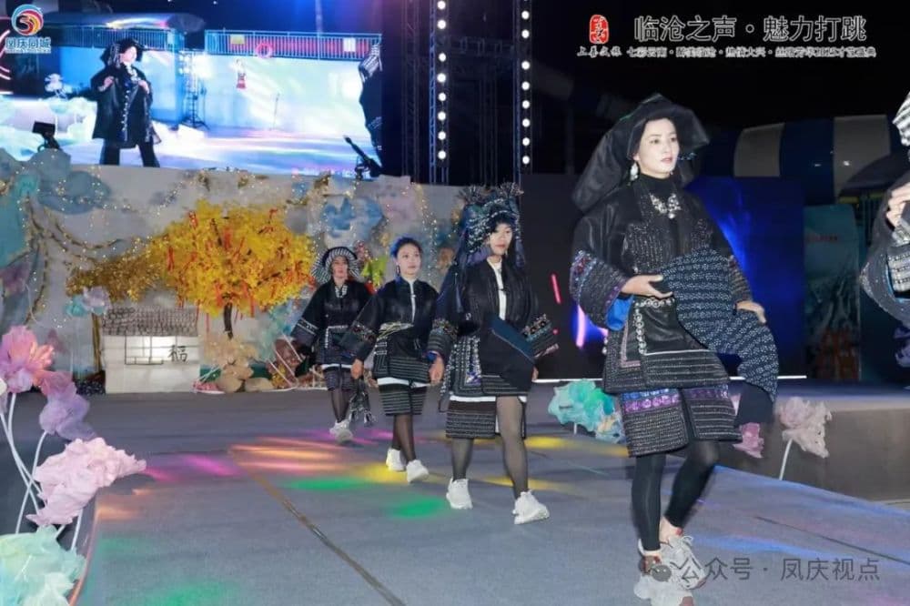 美呆了，被这些民族服饰惊艳到了