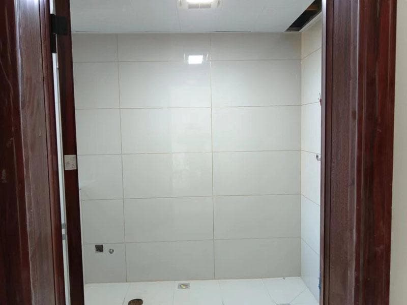 地板铺设前基层处理的具体步骤是什么