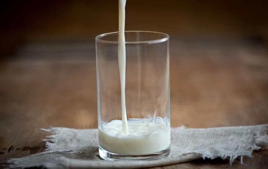 补钙竟能防癌！Nature子刊：每天一杯牛奶，结直肠癌风险或降低17%