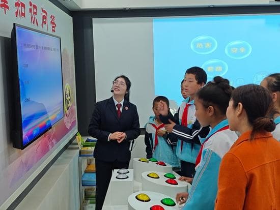 当欺凌行为得到有力制止，更多力量会站出来