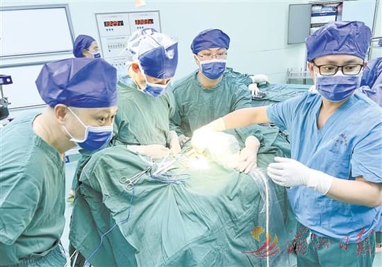 多学科协作，攻克高难度手术