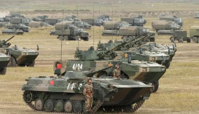 服役超25年，解放军86式步兵战车何以仍在前线