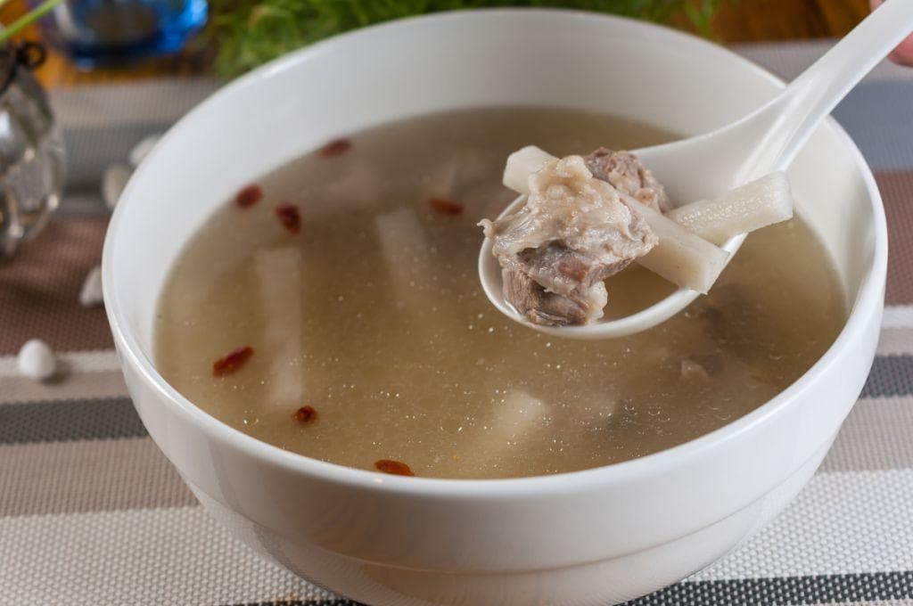 排骨芋头汤适合秋季吃吗？排骨芋头汤营养成分解析！