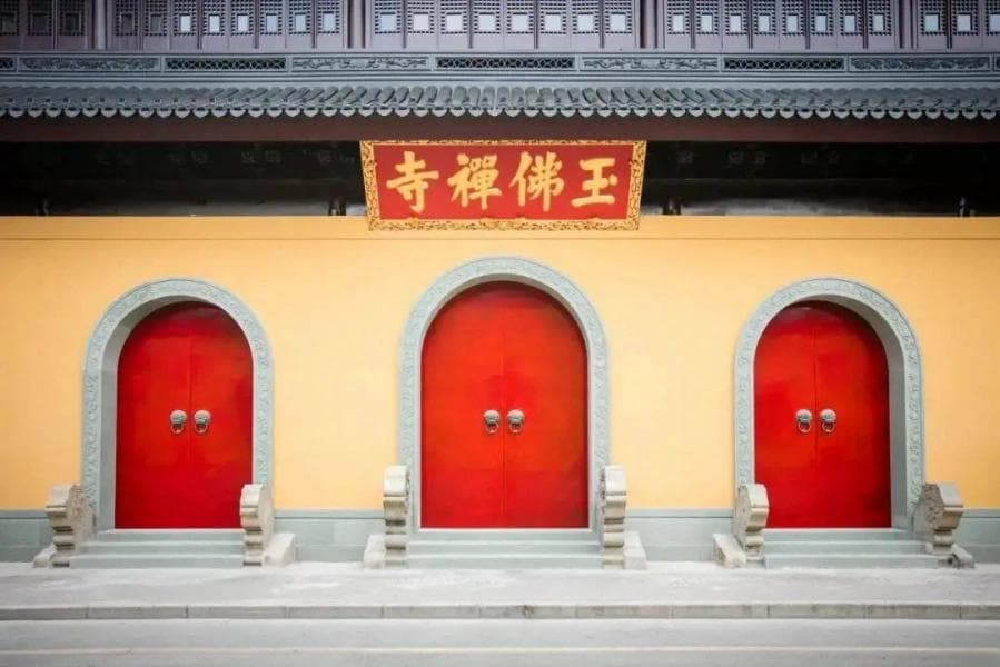 上海玉佛寺旅游攻略：历史、亮点与游览建议
