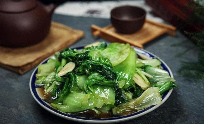清爽绿意，素炒生菜的制作方法与口感调控