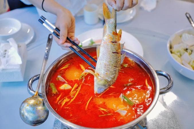 山地风味：贵州的百味火锅