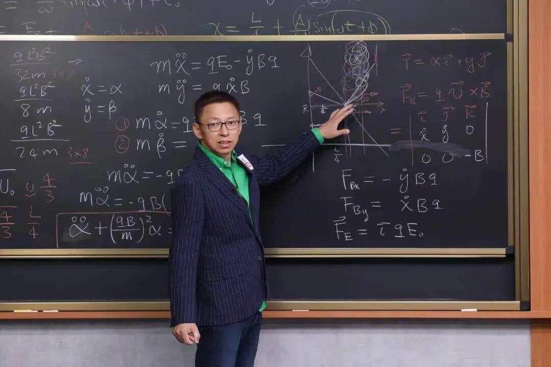 张朝阳的物理课：从高考到大学，搜狐视频的知识直播之路