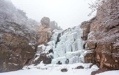 五指山景区冬日探秘：雪景中的自然与人文交响