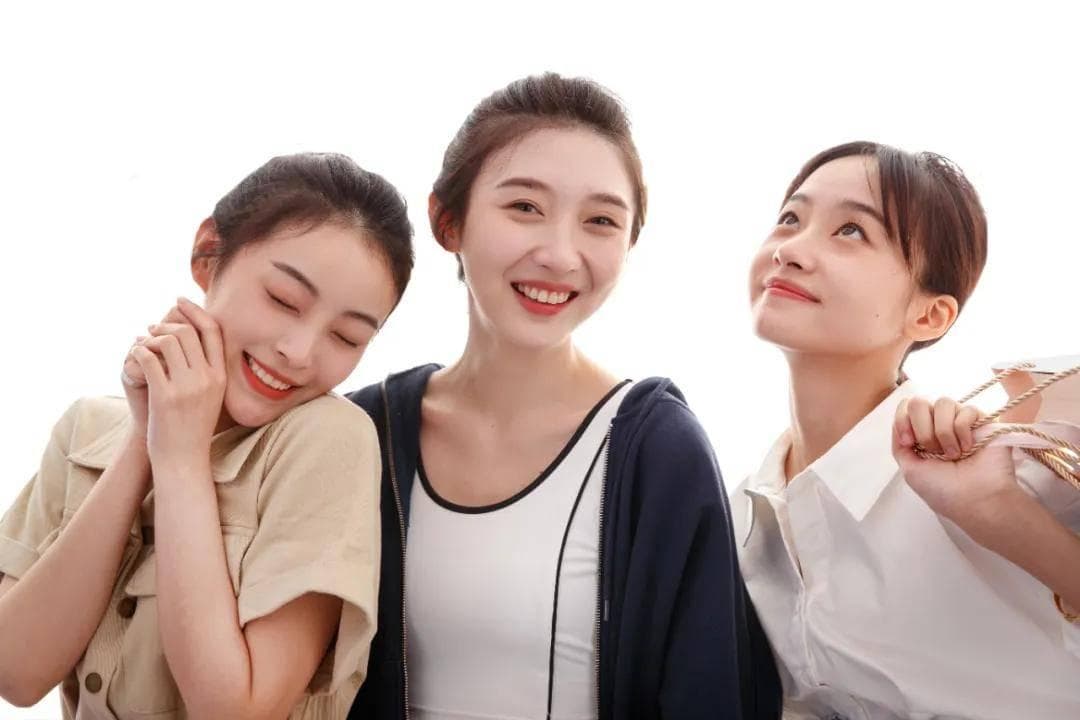 如何评估志愿者活动的影响和成效，以便不断改进和提升工作质量？