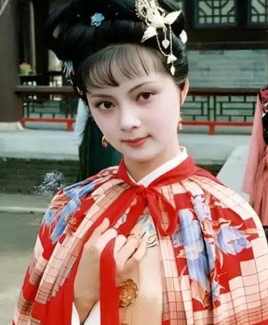 薛宝钗的才情与"女子无才便是德"信念探析