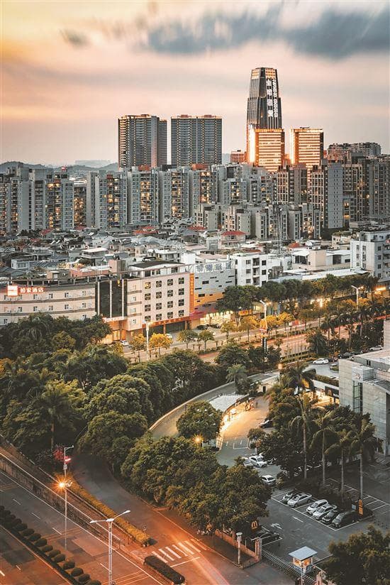 20多岁“高龄”电梯仍不退休 “换梯”为何比“装梯”更难？