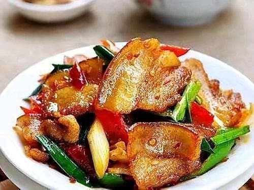 回锅肉的家常做法，好吃不油腻，开胃下饭