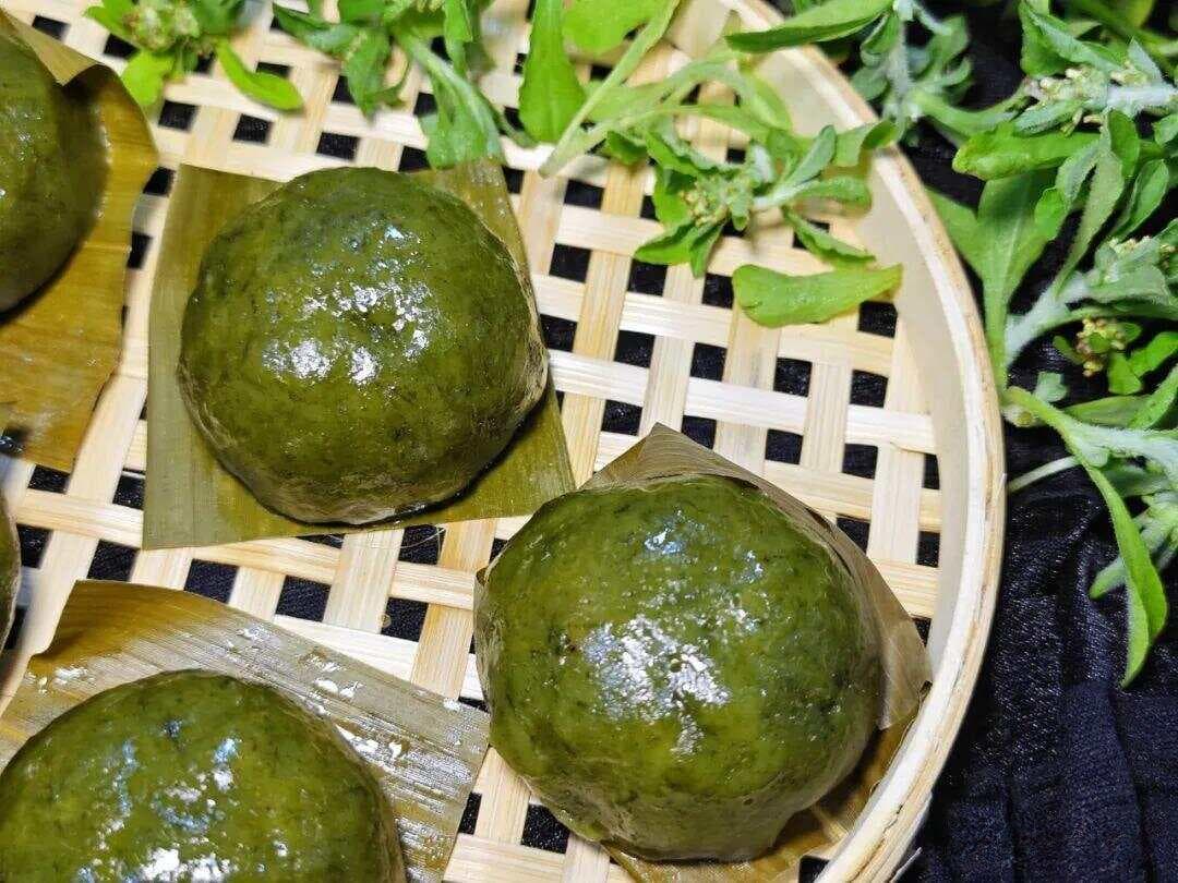 【原】清明至，鼠曲草青团，色如碧玉，香甜软糯，吃上这一口才算到了春天