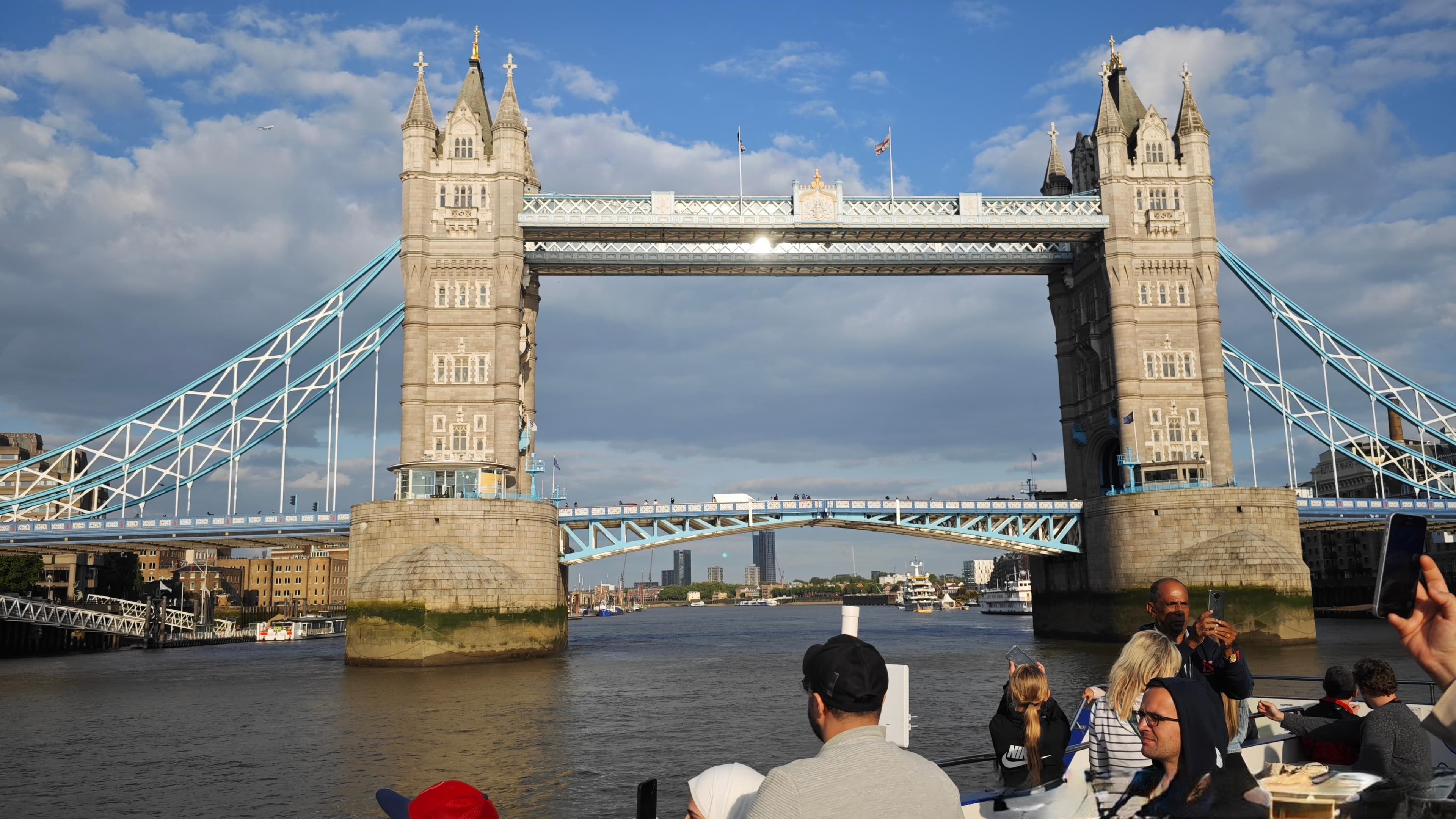 英国泰晤士河观光