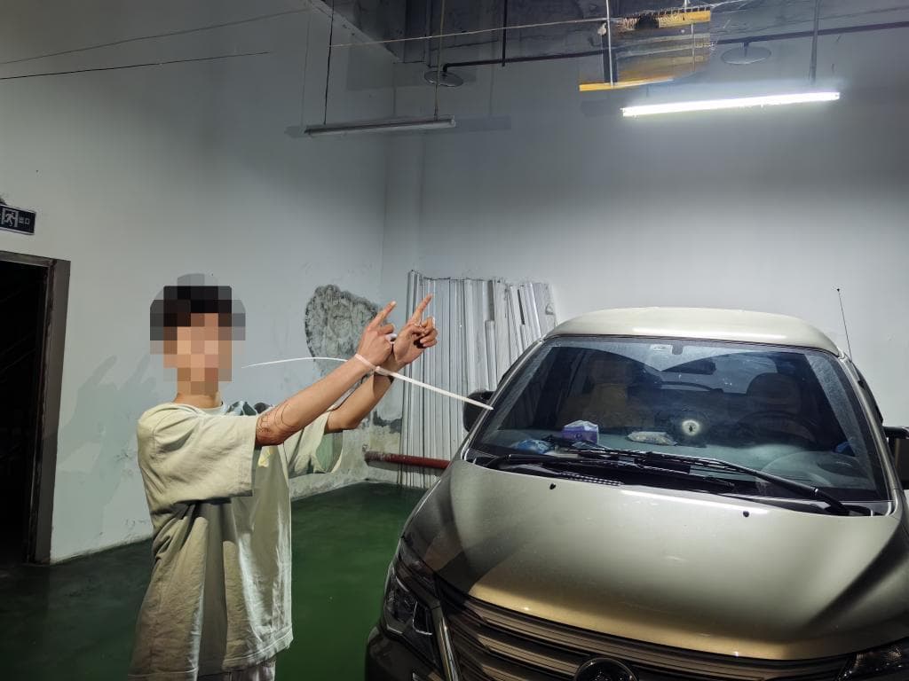 重庆警方破获一起盗窃案：小偷嫌手表太贵不敢拿，却顺走价值两万打火机